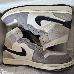Jordan Athletic Shoes Gray and Cream High-Top